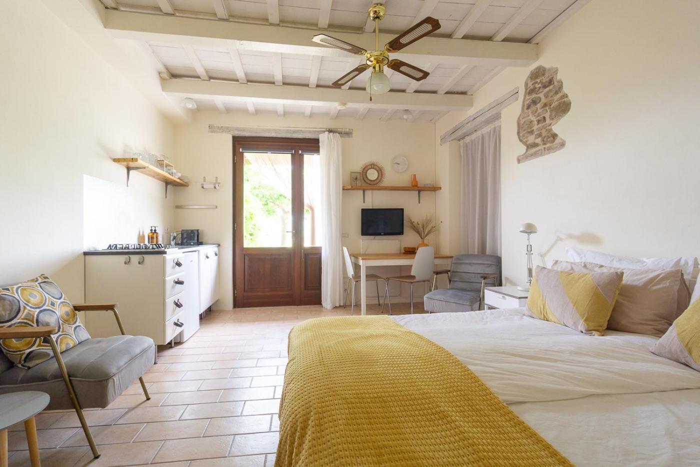 Rosa Nel Pozzo Apartments And B&B San Pietro  المظهر الخارجي الصورة