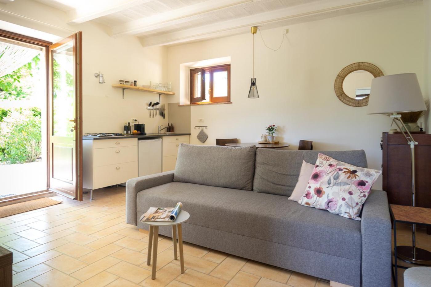 Rosa Nel Pozzo Apartments And B&B San Pietro  المظهر الخارجي الصورة