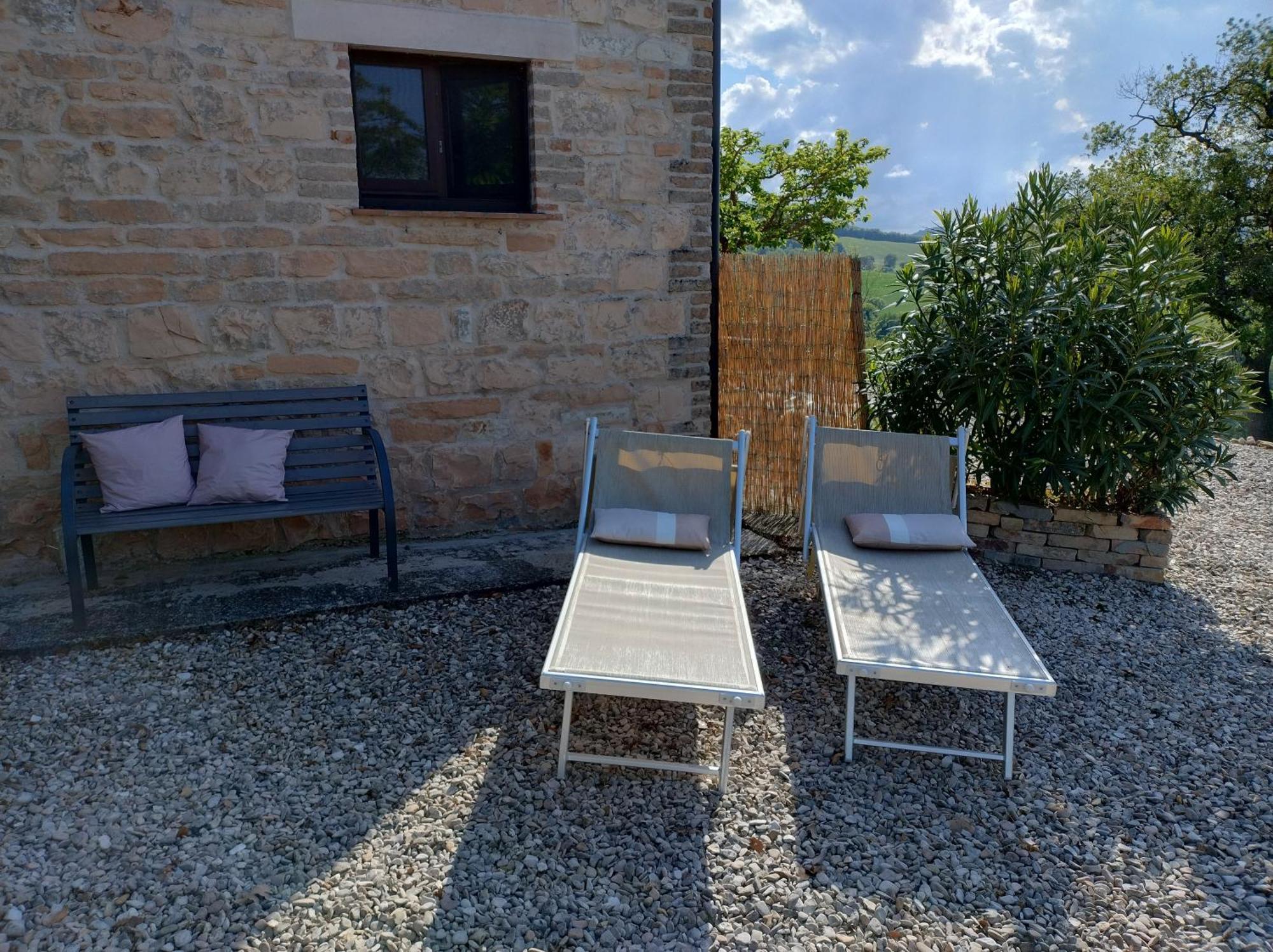 Rosa Nel Pozzo Apartments And B&B San Pietro  المظهر الخارجي الصورة